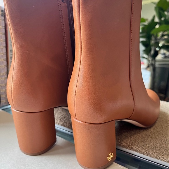 Tory Burch Brooke 70MM Bootie Calf - Picture 5 of 6
